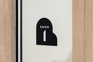 ご予約した各部屋にオートロックはございません。ご利用時間内は自由に入退室が可能です。