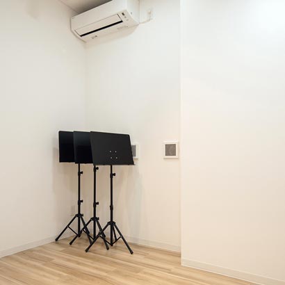 ROOM 2