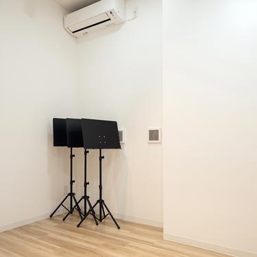 ROOM 2